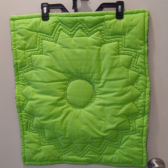 Vibrant Sunburst Tapestry 23.5" X 20" - Picture 3 of 3